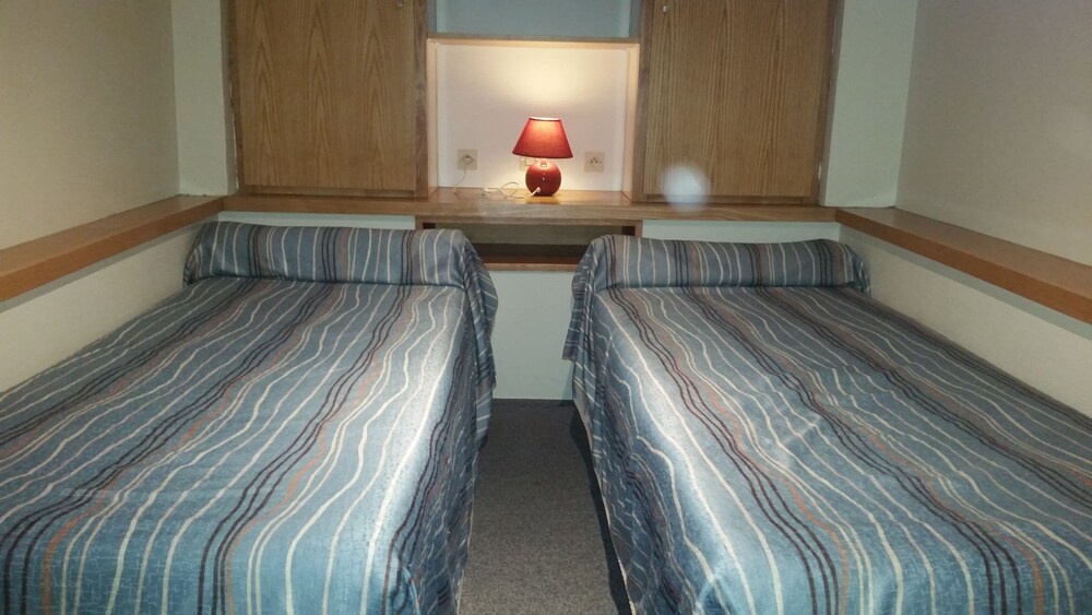 Studio (For 6) - Guestroom