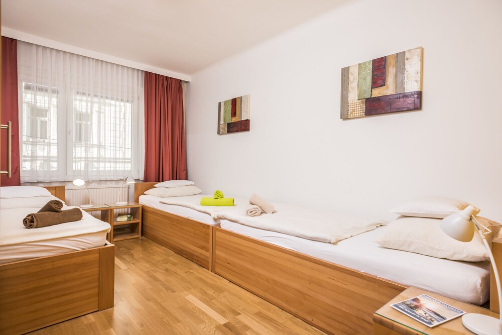 Apartment, 2 Bedrooms (5 people - Ferchergasse 21/7) - Guestroom