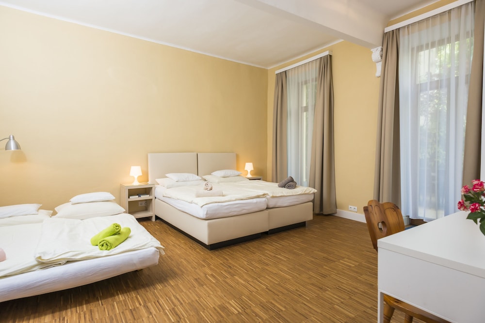 Apartment, 2 Bedrooms, Garden Area (8 people) - Guestroom