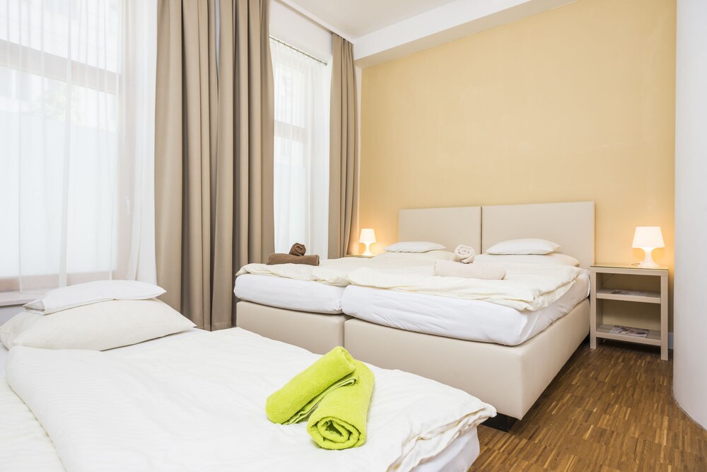 Apartment, 2 Bedrooms, Garden Area (8 people) - Guestroom