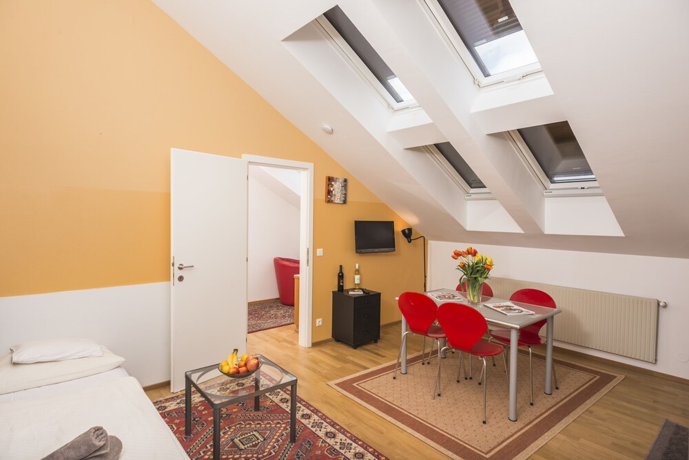 Apartment, 1 Bedroom (3 people - under the roof) - Guestroom