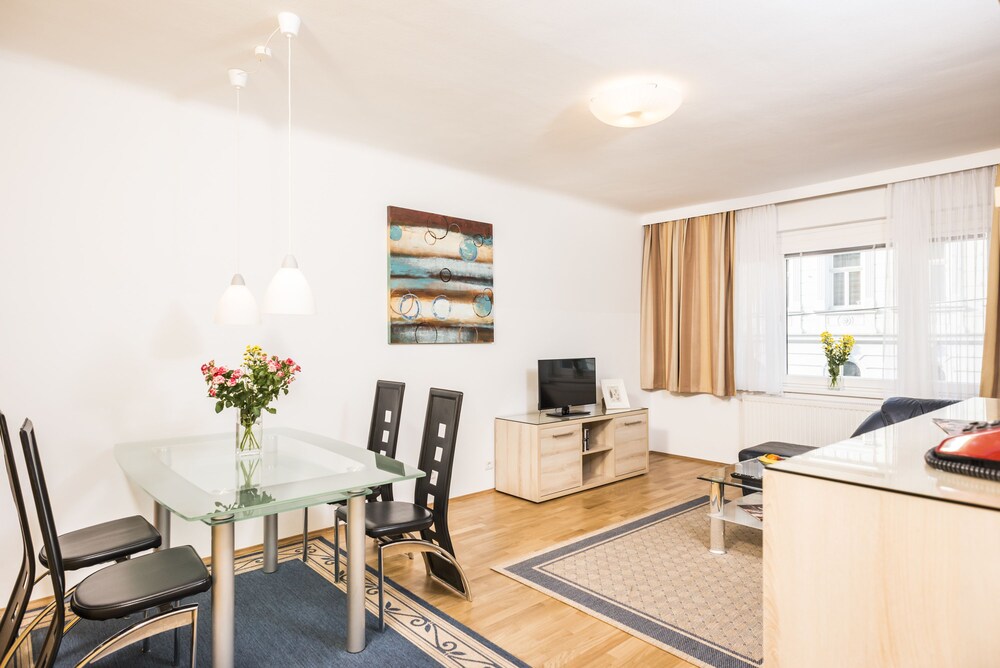 Apartment, 2 Bedrooms (5 people - Ferchergasse 21/7) - Guestroom