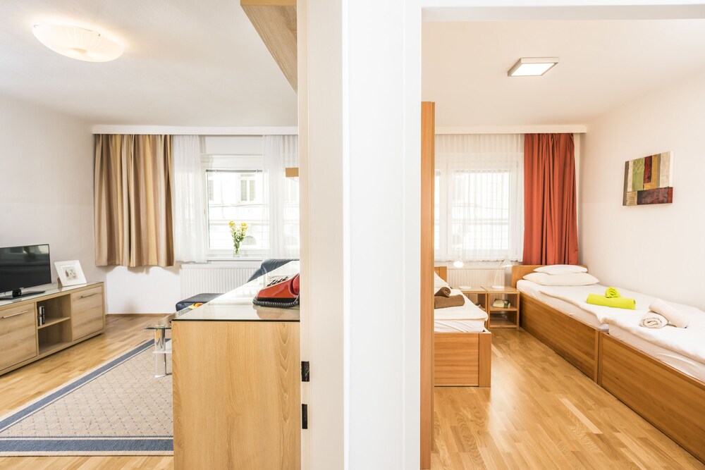 Apartment, 2 Bedrooms (5 people - Ferchergasse 21/7) - Guestroom