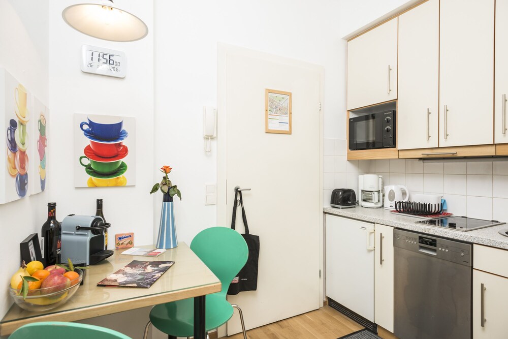 Studio (2 people - 2nd floor) - Guestroom
