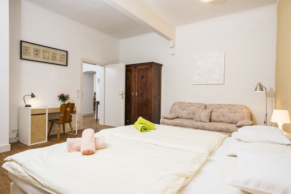 Apartment, 2 Bedrooms, Garden Area (8 people) - Guestroom