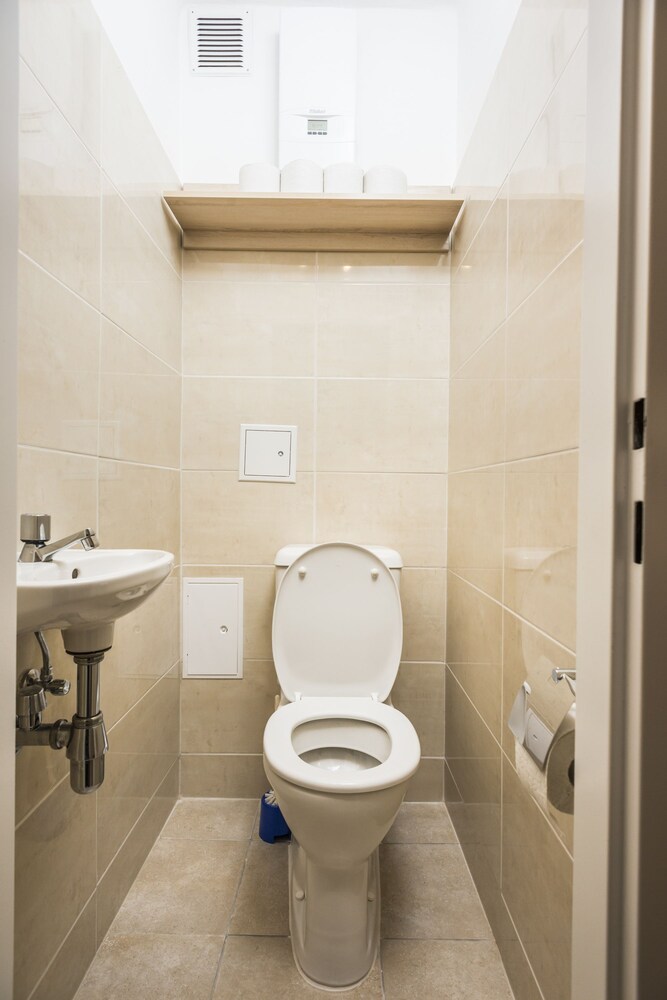 Apartment, 2 Bedrooms (5 people - Ferchergasse 21/7) - Bathroom