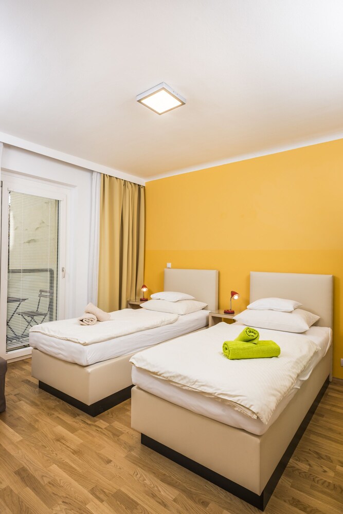 Apartment, 2 Bedrooms (5 people - Ferchergasse 21/7) - Guestroom