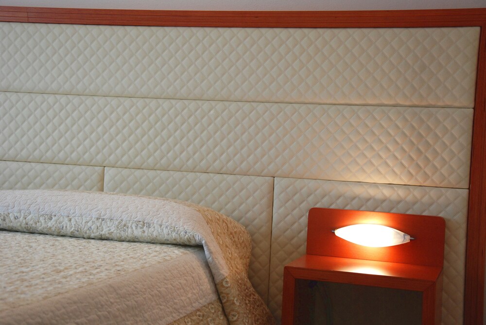 Standard Studio, 1 Bedroom, Accessible, City View - Guestroom
