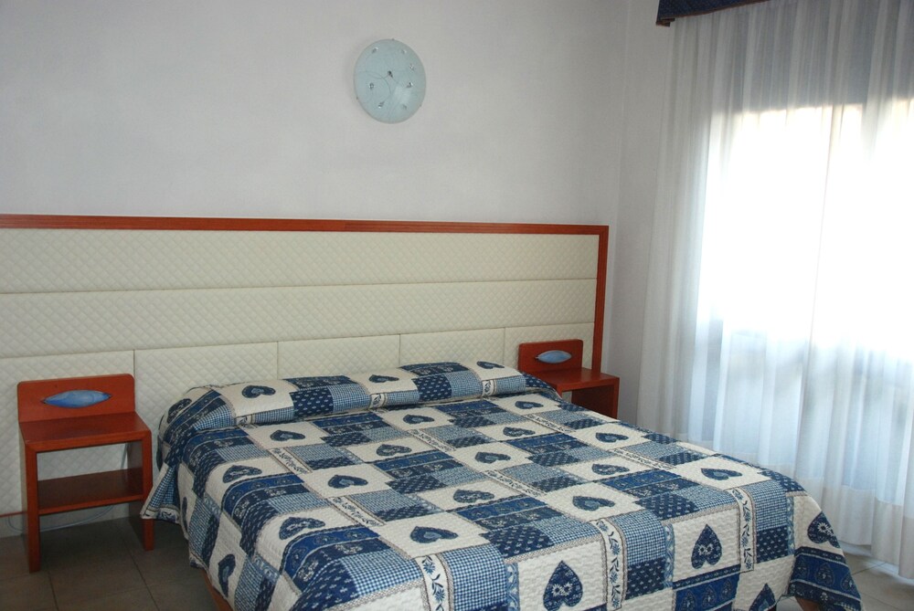 Standard Studio, 1 Bedroom, Accessible, City View - Guestroom