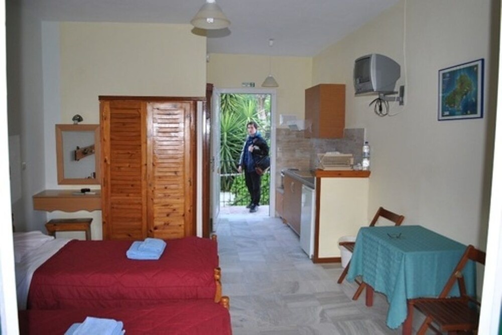 Studio - Guestroom