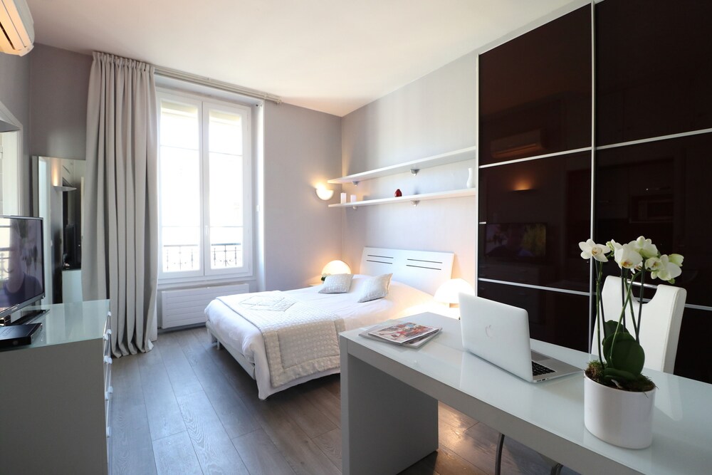 Executive Studio - Guestroom