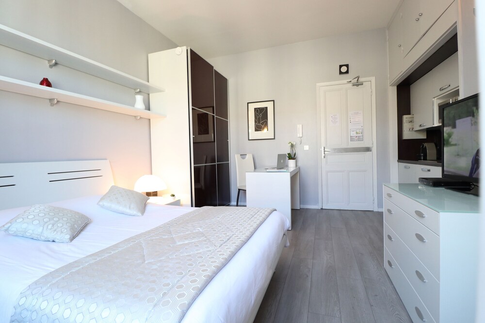 Executive Studio - Guestroom