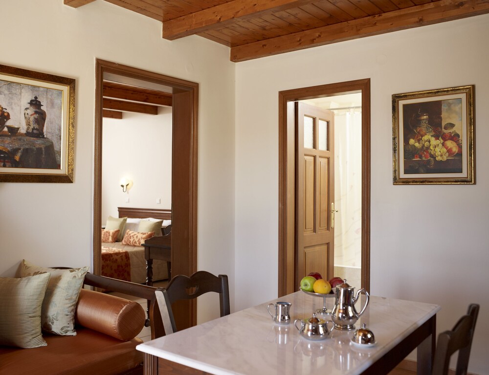 Suite - In-Room Dining