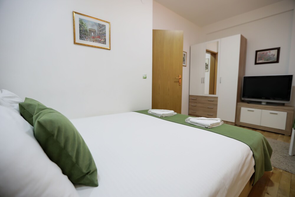 One Bedroom Apartment - Guestroom