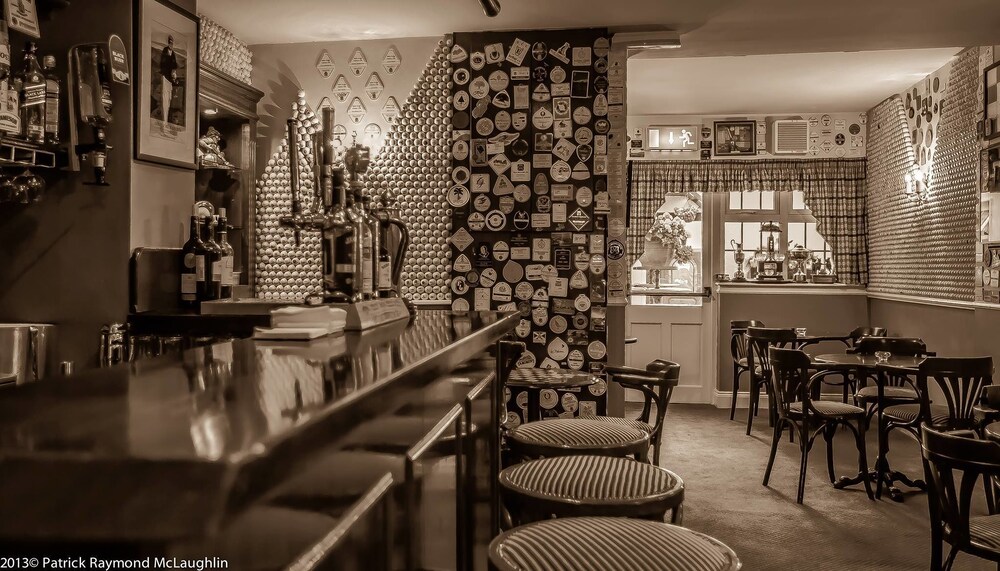 Hotel Bar