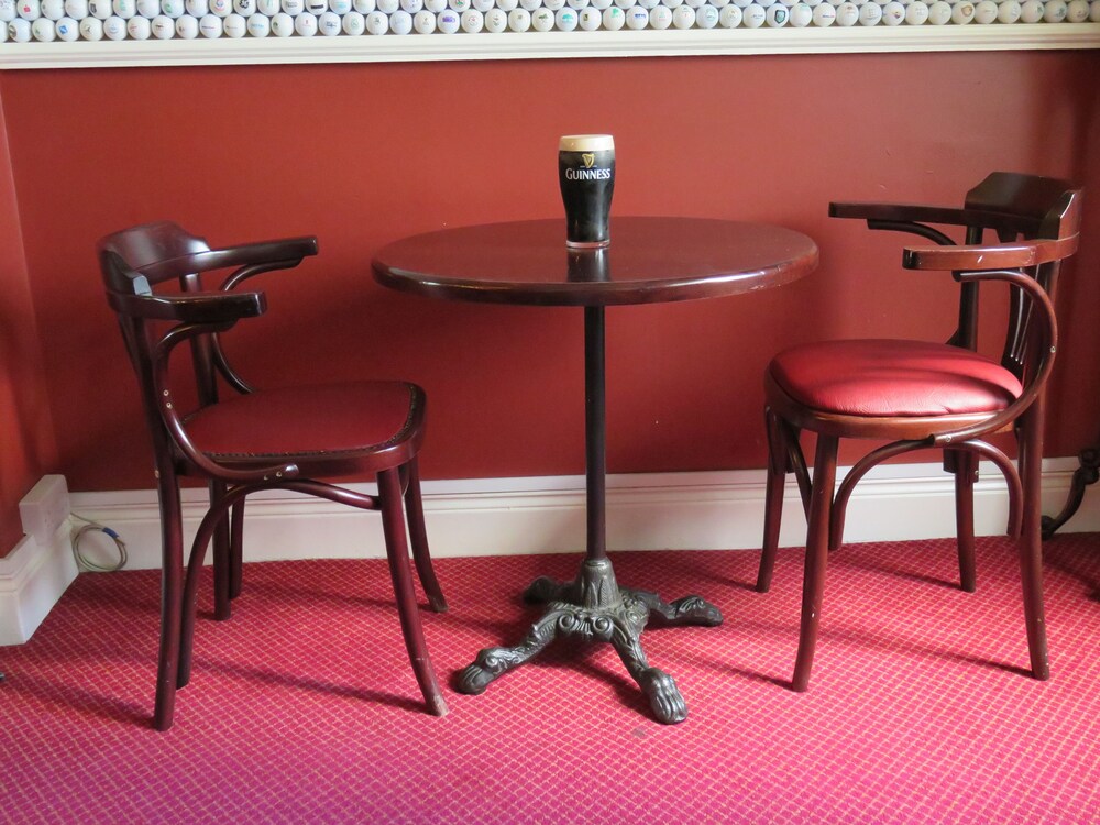 Hotel Bar