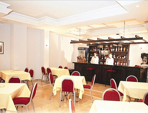 Hotel Bar