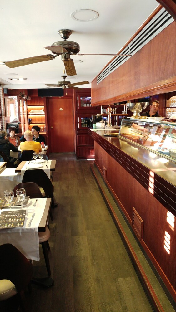 Hotel Bar