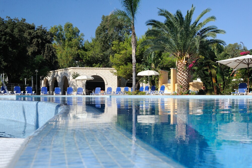 Infinity Pool