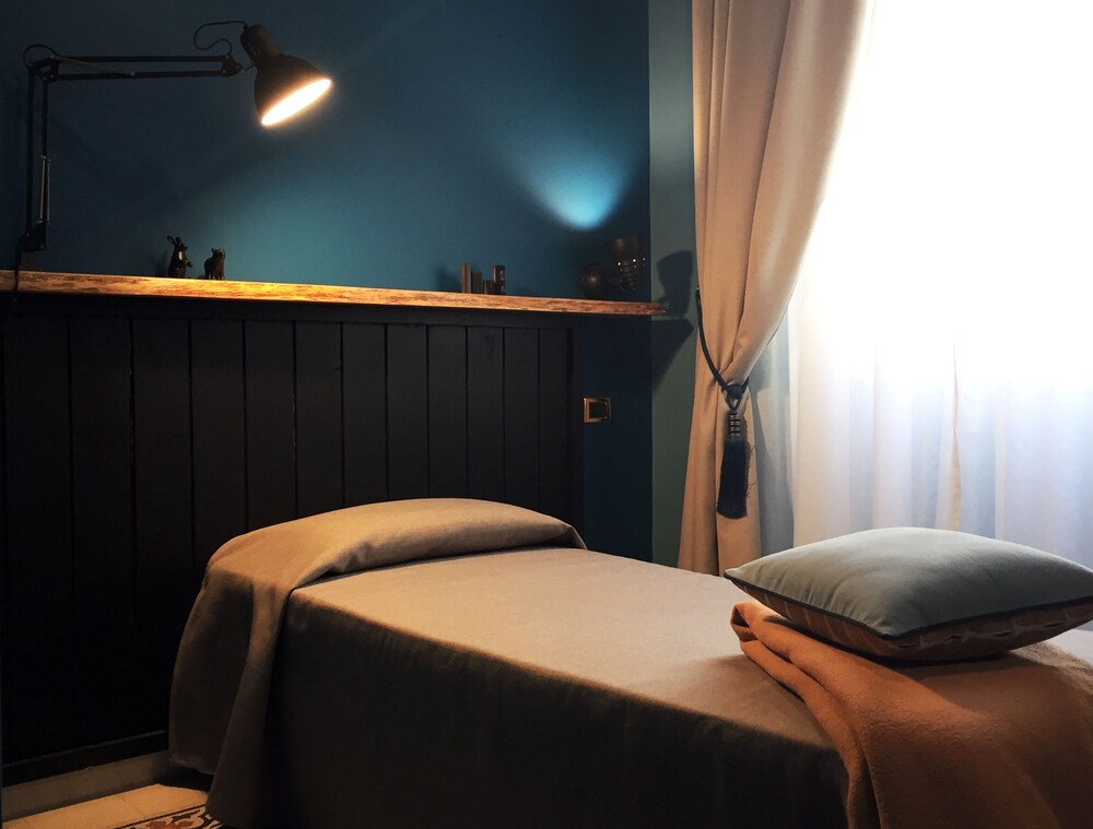 Single Room - Featured Image