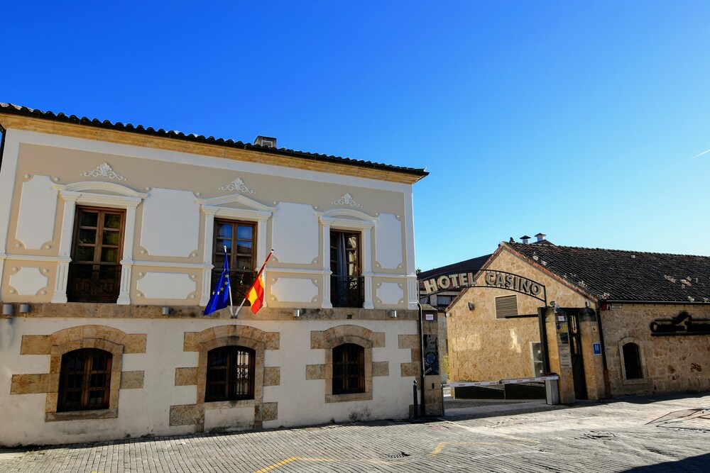 Fachada del hotel