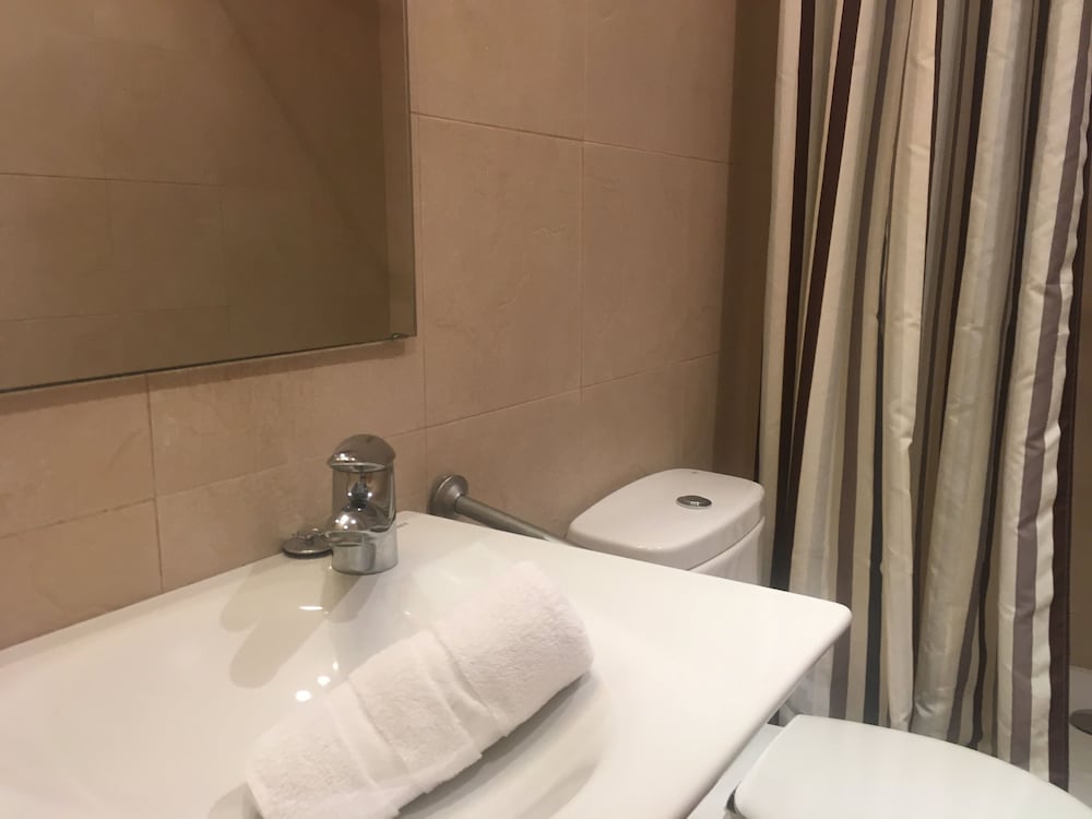 Apartment, 1 Bedroom, Balcony (calle perill 33) - Bathroom