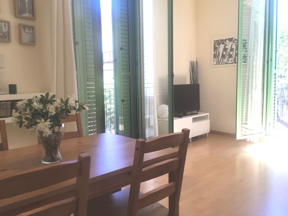 Apartment, 1 Bedroom, Balcony (calle perill 33) - In-Room Dining