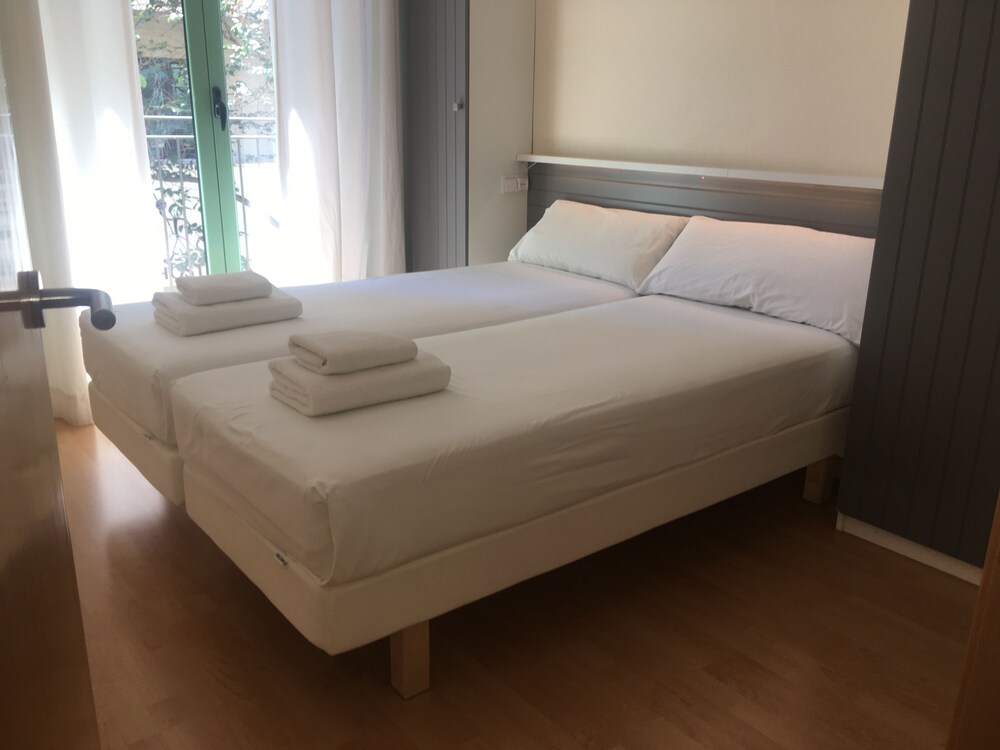 Apartment, 1 Bedroom, Balcony (calle perill 33) - Guestroom View