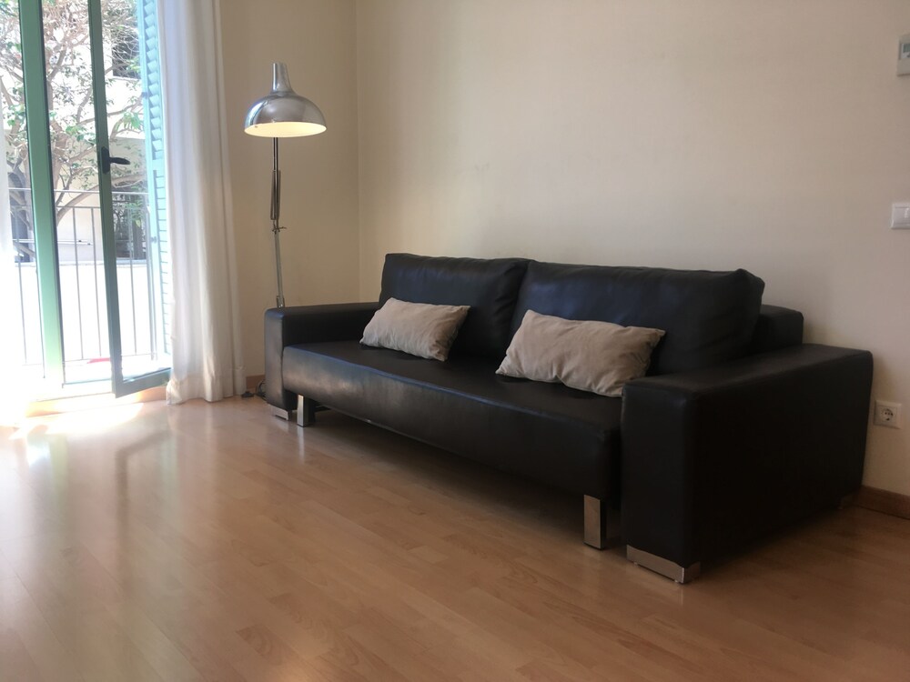 Apartment, 1 Bedroom, Balcony (calle perill 33) - Living Area