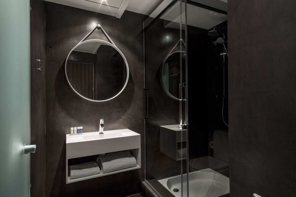 Superior Apartment - Bathroom