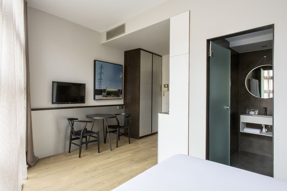 Standard Apartment - Guestroom