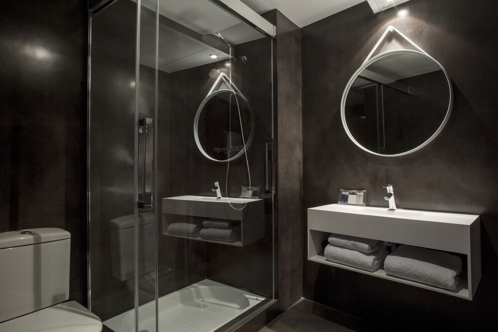 Executive Apartment - Bathroom