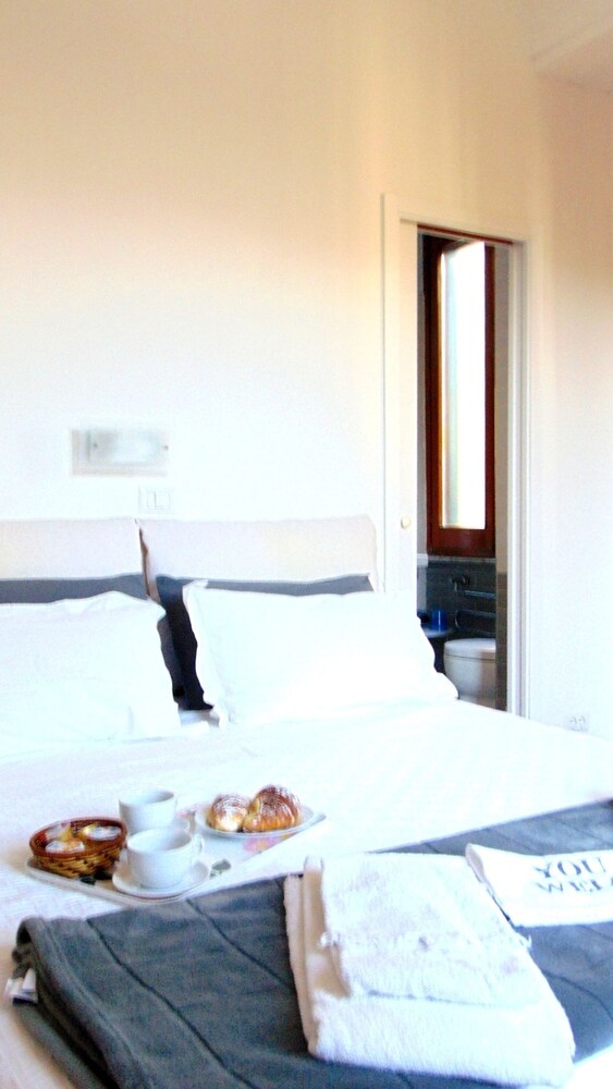 Double Room, 1 Queen Bed - Guestroom