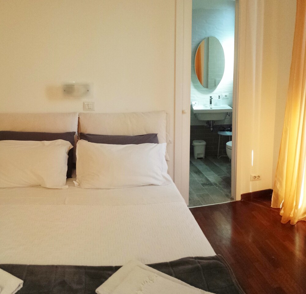 Double Room, 1 Queen Bed - Guestroom