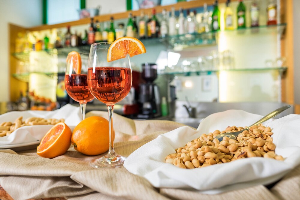 Hotel Bar