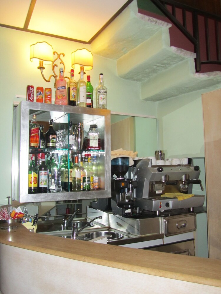 Hotel Bar