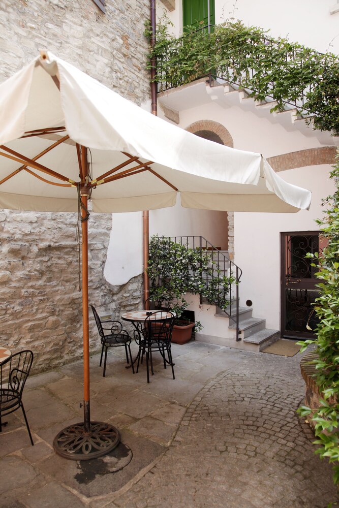 Courtyard View