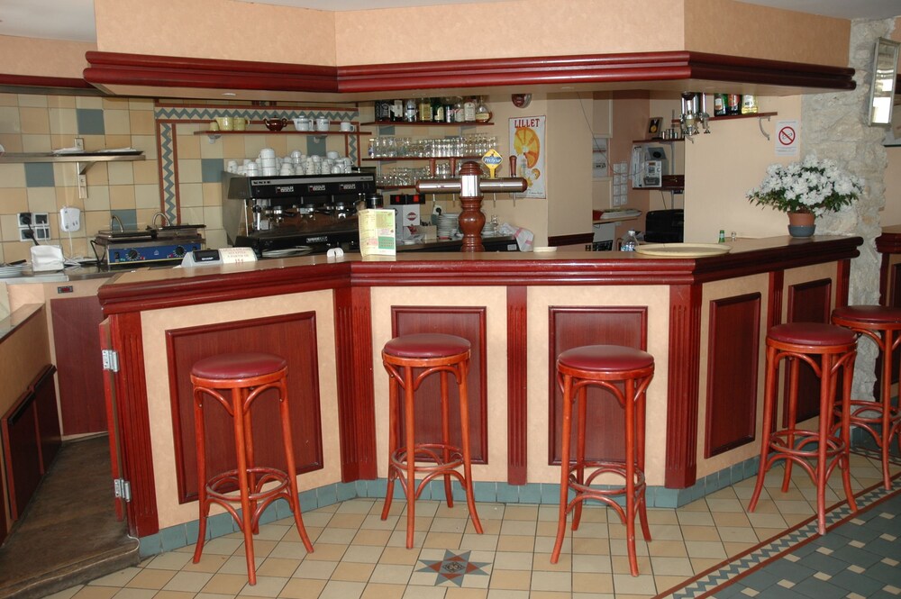 Hotel Lounge