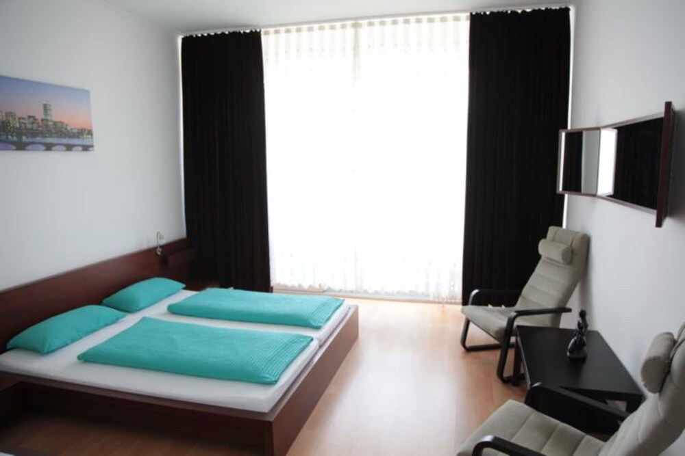 Triple Room - Guestroom