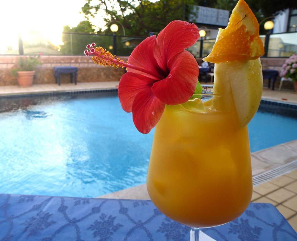 Poolside Bar