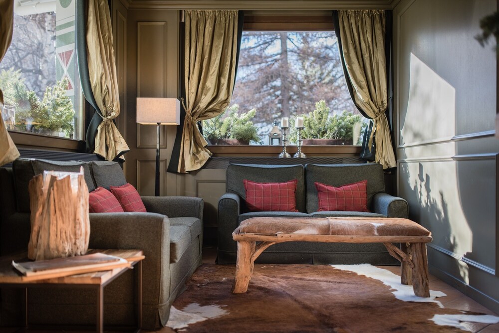 Executive Lounge
