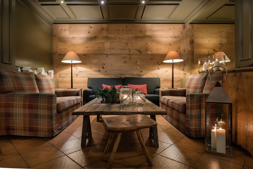 Executive Lounge