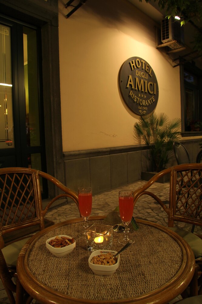 Hotel Lounge
