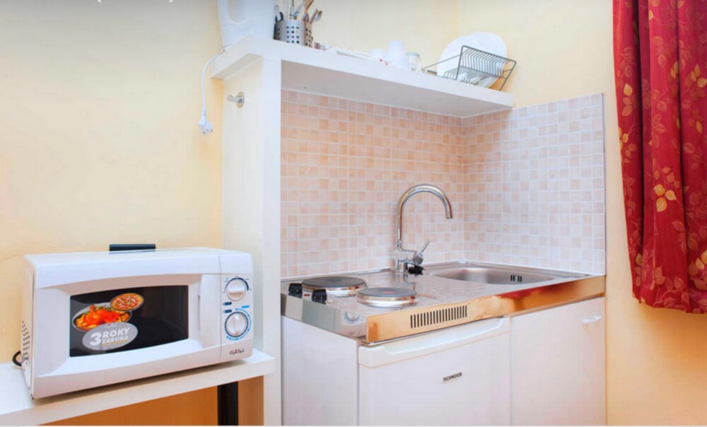 Studio (2 Adults) - Guestroom