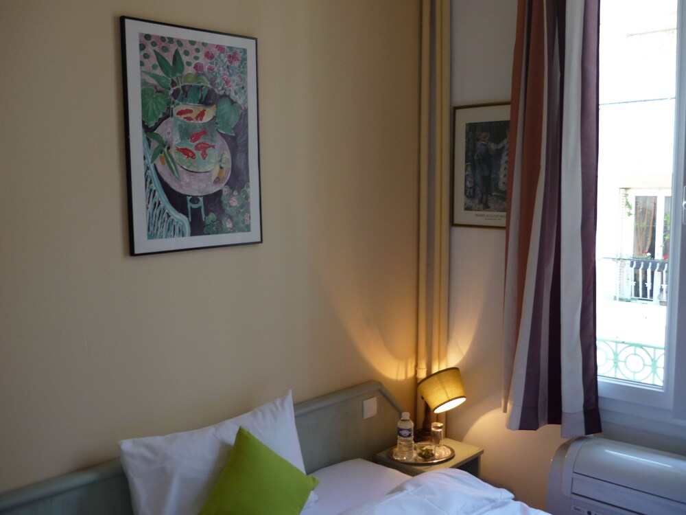 Guestroom