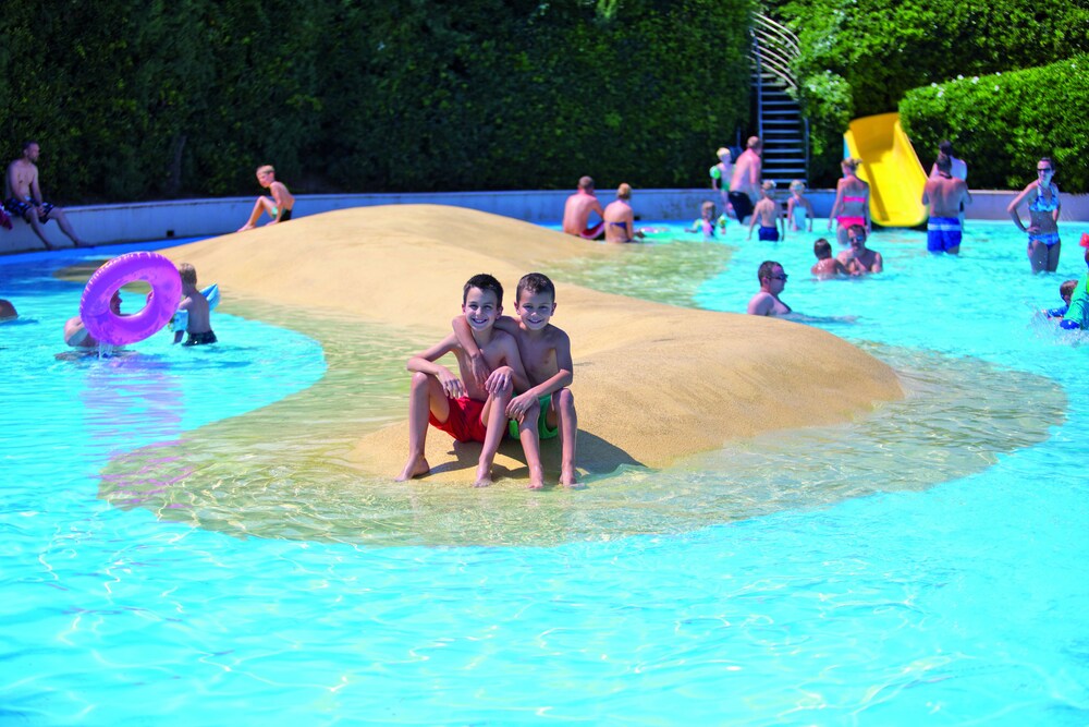 Childrens Play Area - Outdoor