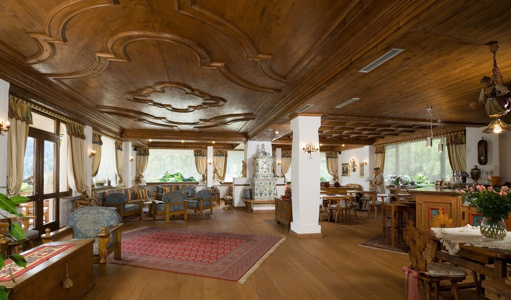 Hotel Lounge