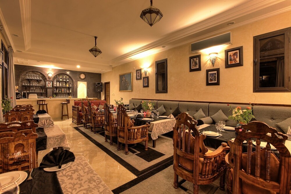 Food Court