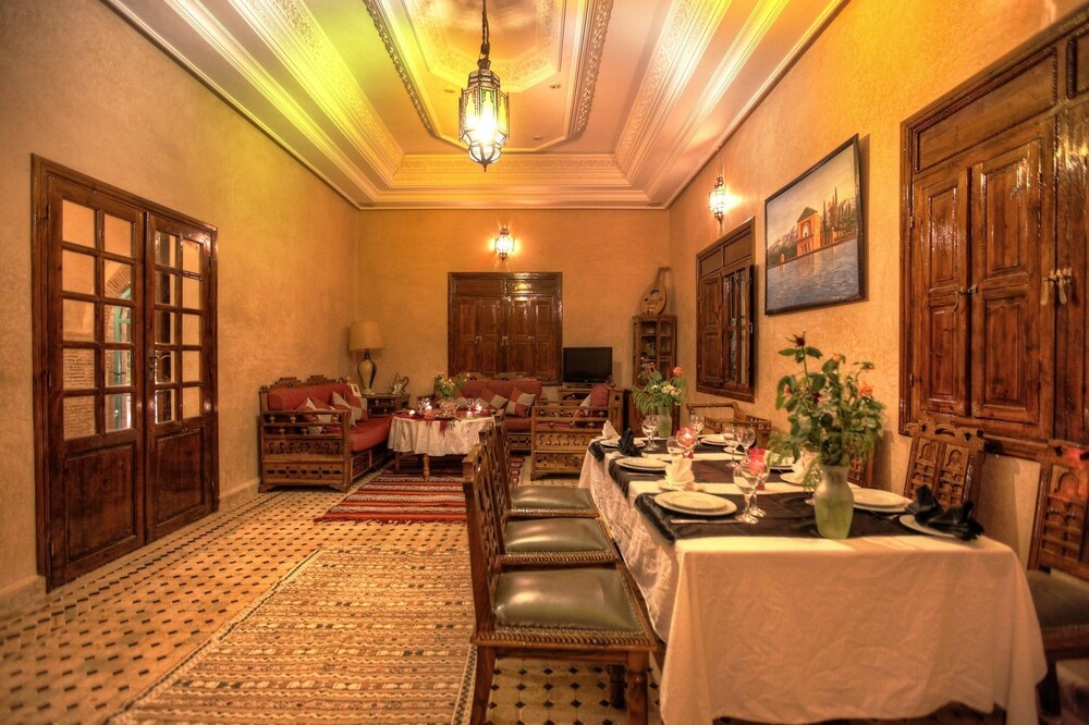 Hotel Lounge