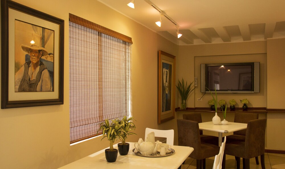 Hotel Bar